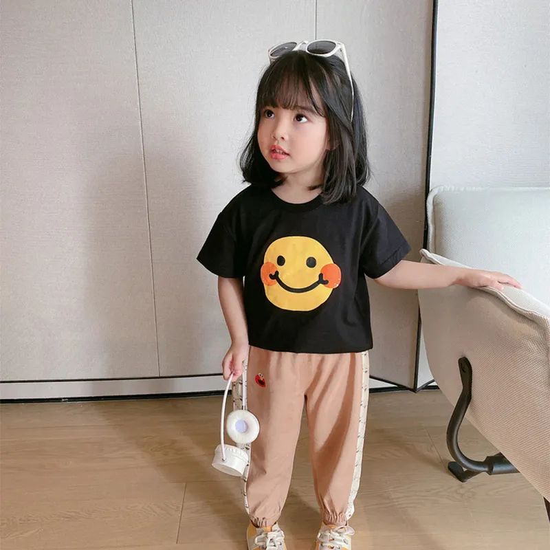 【残りわずか】【90-140】話題沸騰中 カートゥーン プリント シンプル 韓国系 半袖 夏 子供 服 女の子 Tシャツ