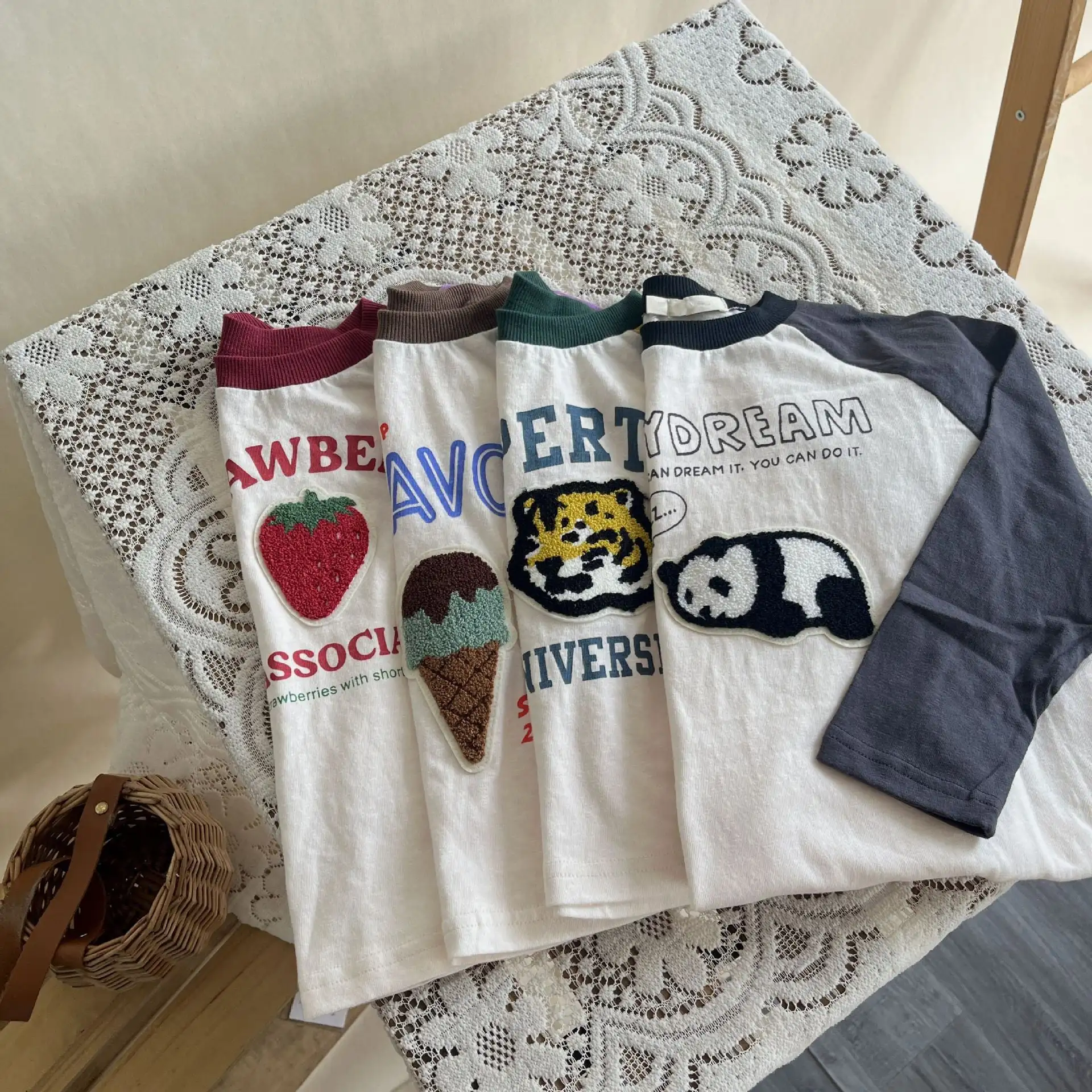 【80-150】モコモコ刺しゅう柄長袖Tシャツ