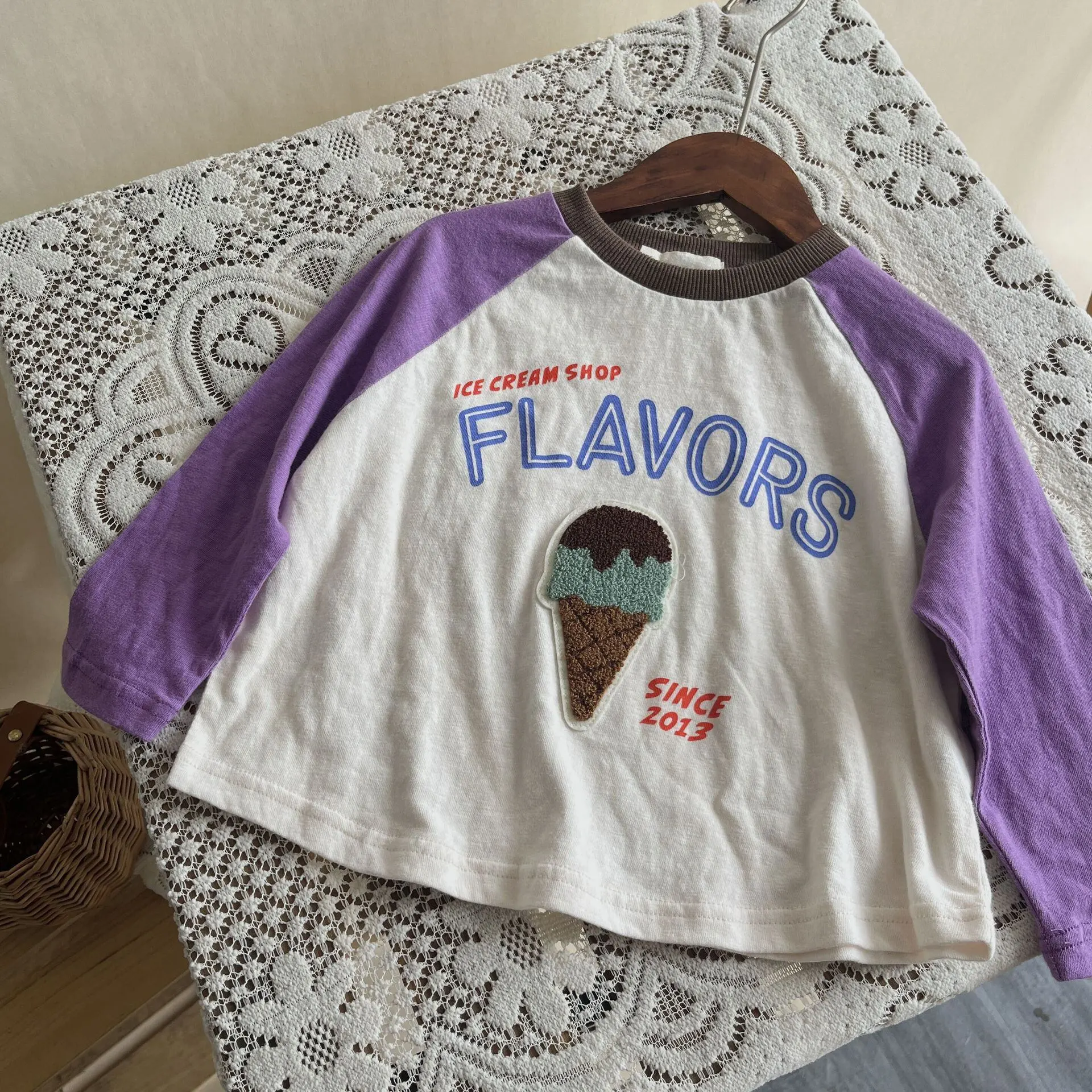 【80-150】モコモコ刺しゅう柄長袖Tシャツ