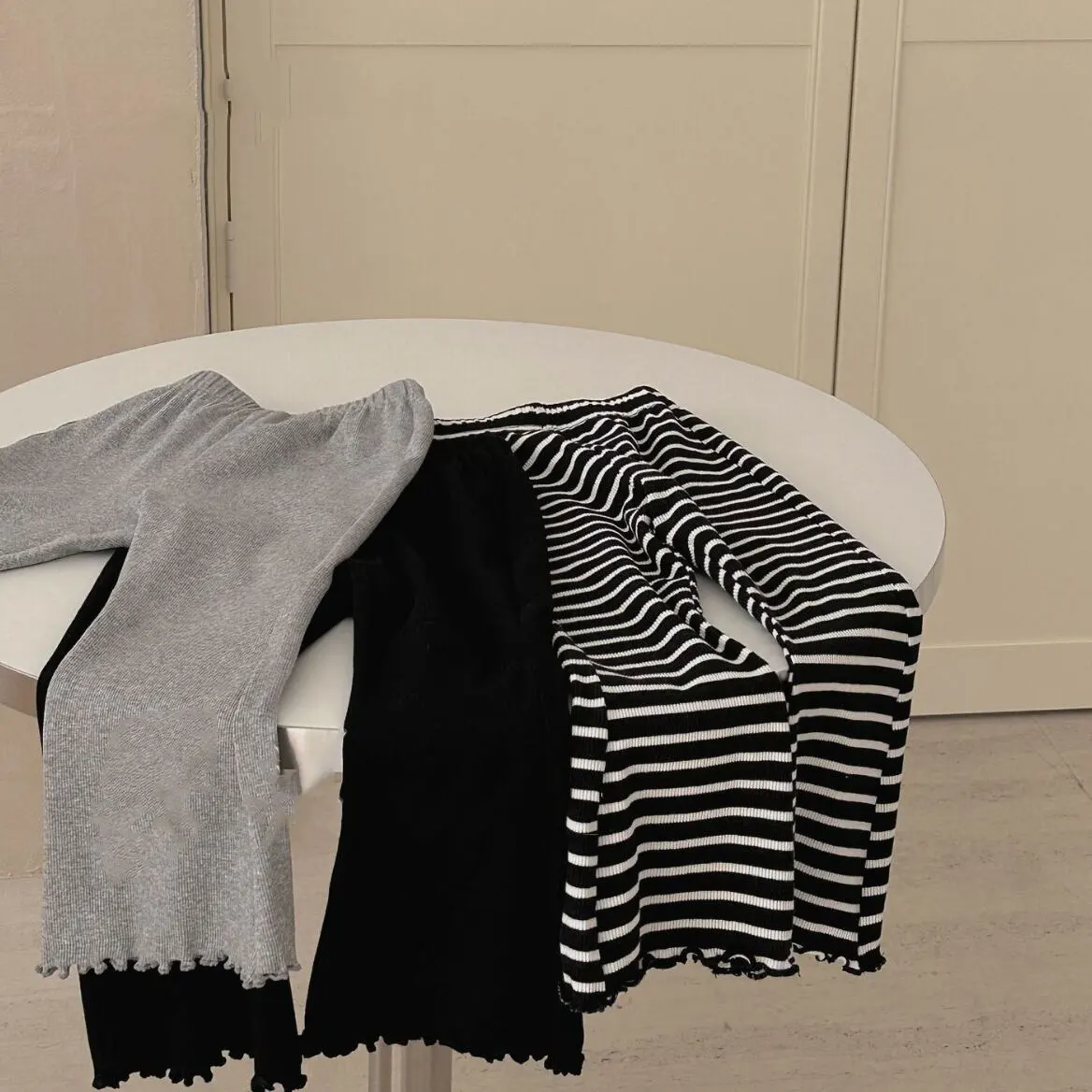 【90-140】春新作フリルデザインフレアパンツ