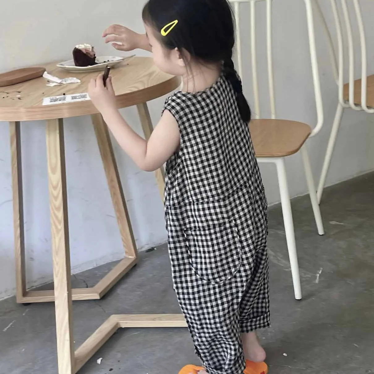 【95-130cm】絶対欲しい 気質アップ 高見えデザイン チェック柄 ノースリーブ カジュアル 夏 女の子 オールインワン ボトムス