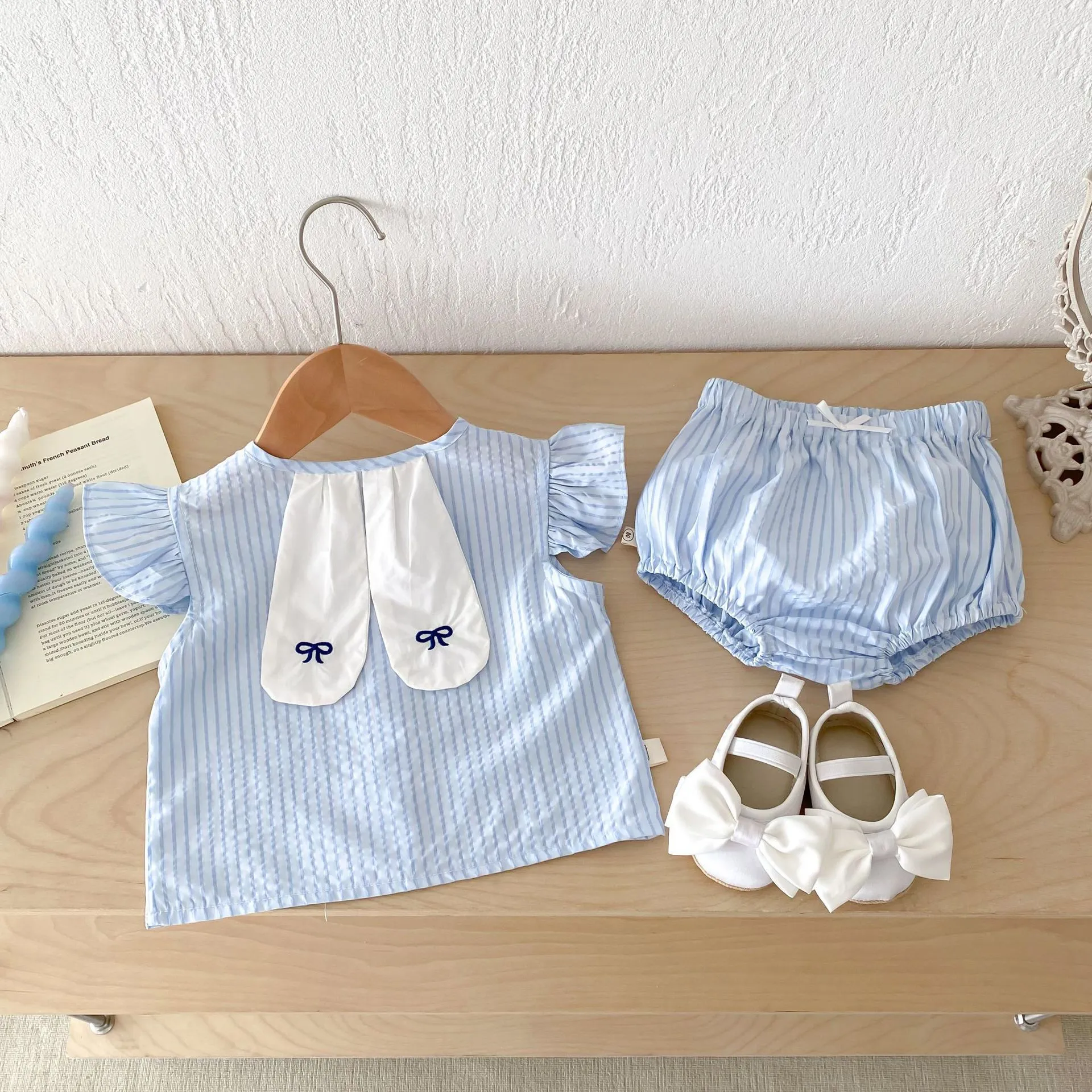 【73-100cm】目を奪われる 無地 ストライプ柄 キュート フリル袖 女の子 ベビー服 セットアップ