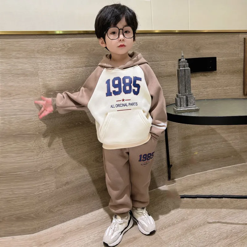 【100-160cm】見逃さないで!二点セット カジュアル 日常  数字柄 男の子  トレーナー+ボトムス セットアップ