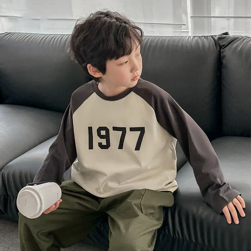【100-160cm】売れ筋!シンプル カジュアル 合わせやすい 数字柄 男の子 長袖 Tシャツ