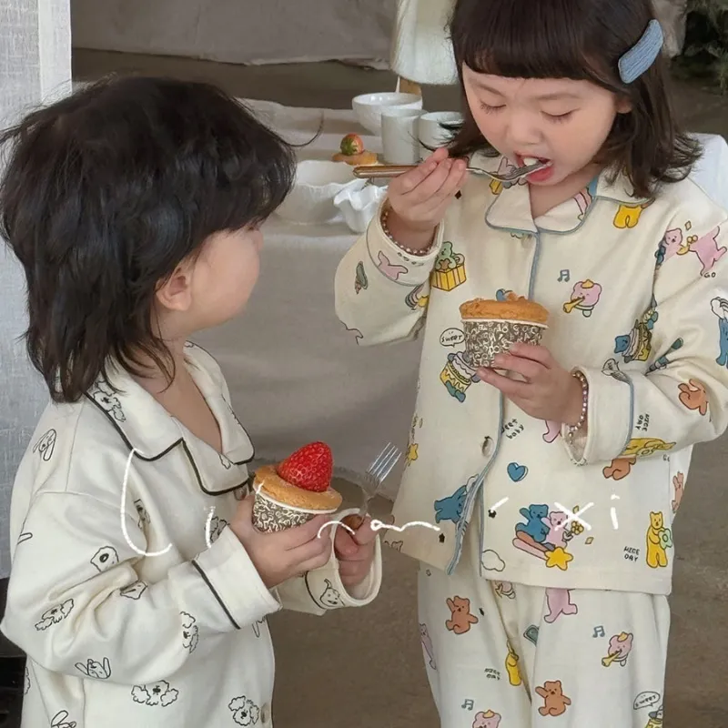 【90-130cm】絶対後悔しない  可愛い カートゥーン  折り襟 4色選べる  男女限らず パジャマ