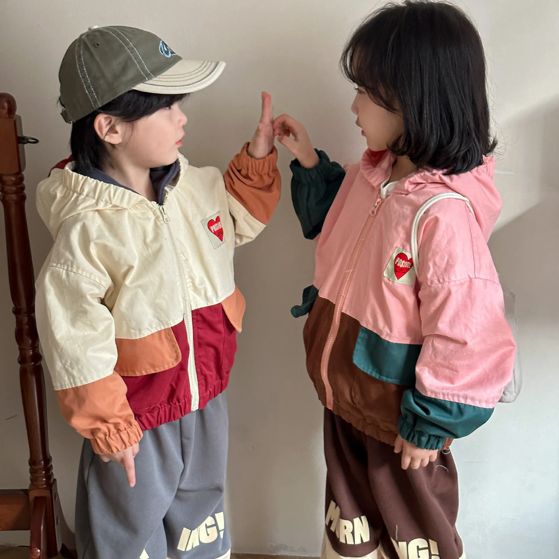 【80-150cm】かわいい フード付きバイカラー 防風 トップス ジャケット コート  こども服