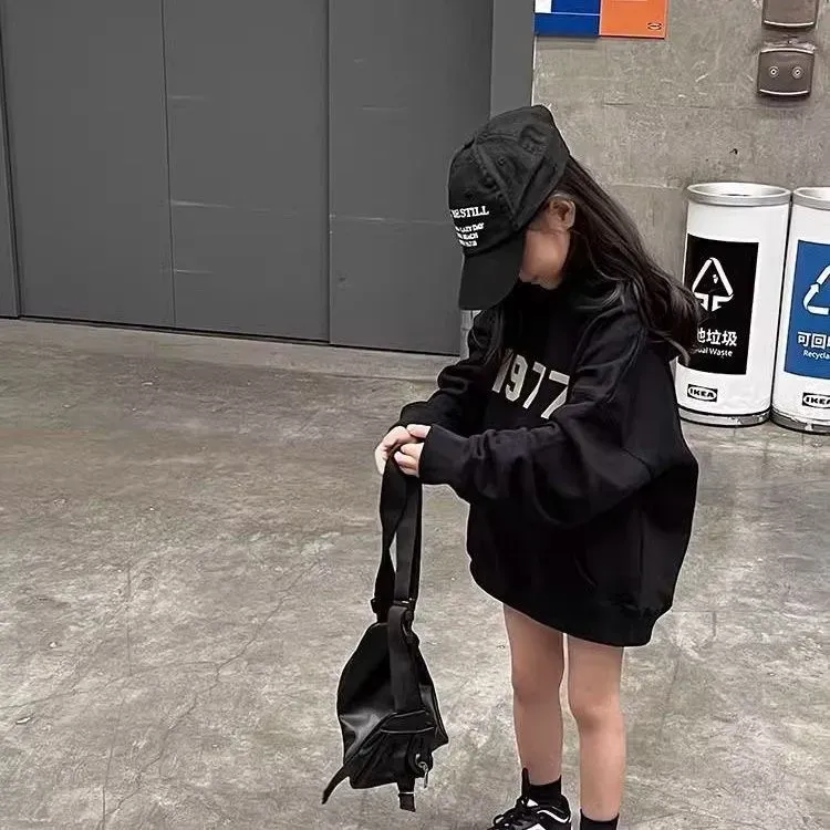 【100-160cm】着回し力抜群  おしゃれ  クール  シンプル  合わせやすい  カジュアル  女の子  パーカー