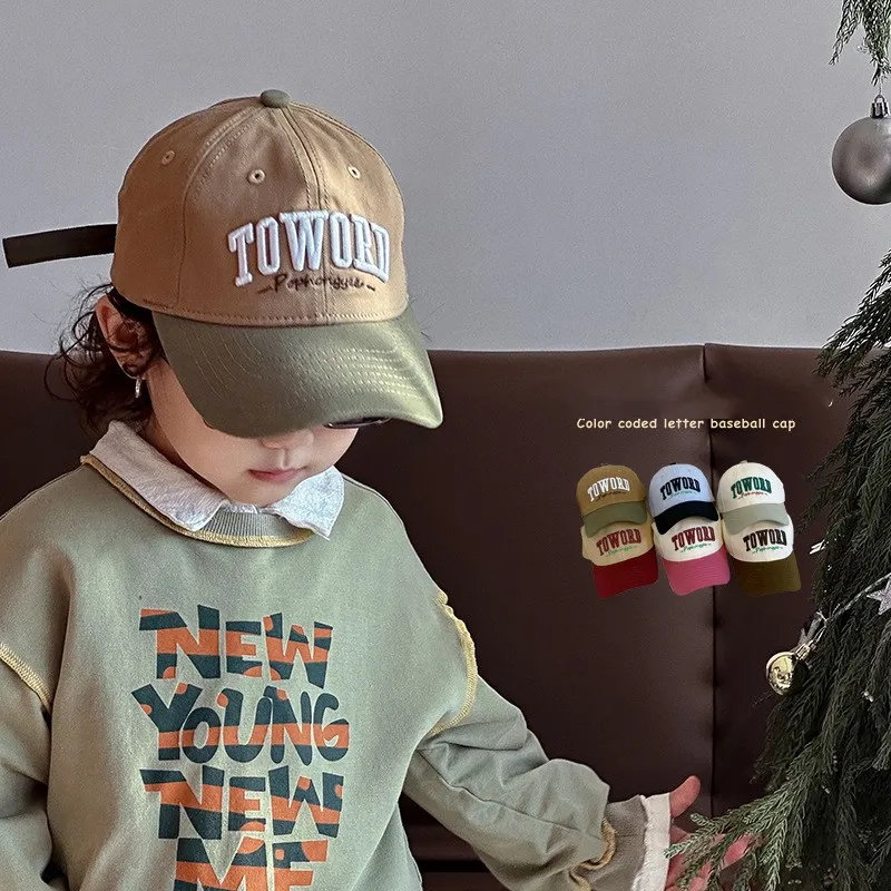 よく売れる バイカラー アルファベット 刺繍 トレンド キャップ 帽子