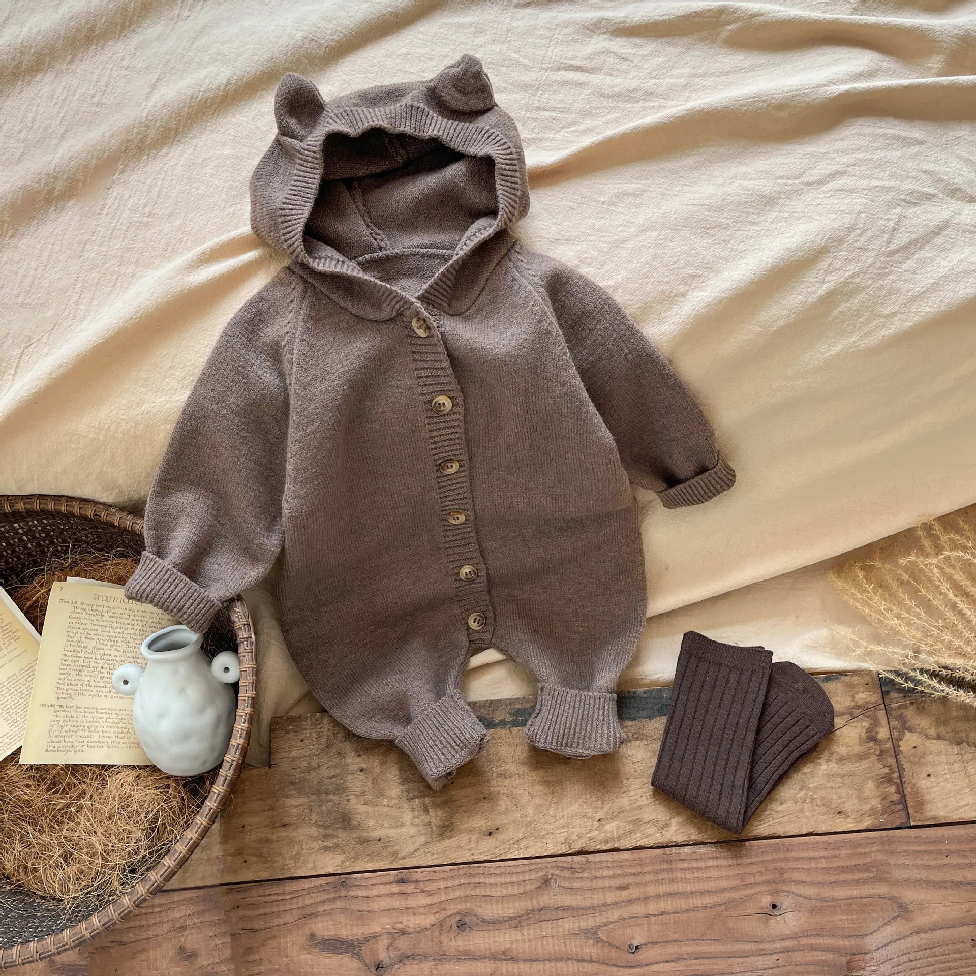 【66-100cm】三色選べ 秋冬新作 可愛くて繊細な 無地 ニット 長袖クマ耳 ベビー服 赤ちゃん ロンパース