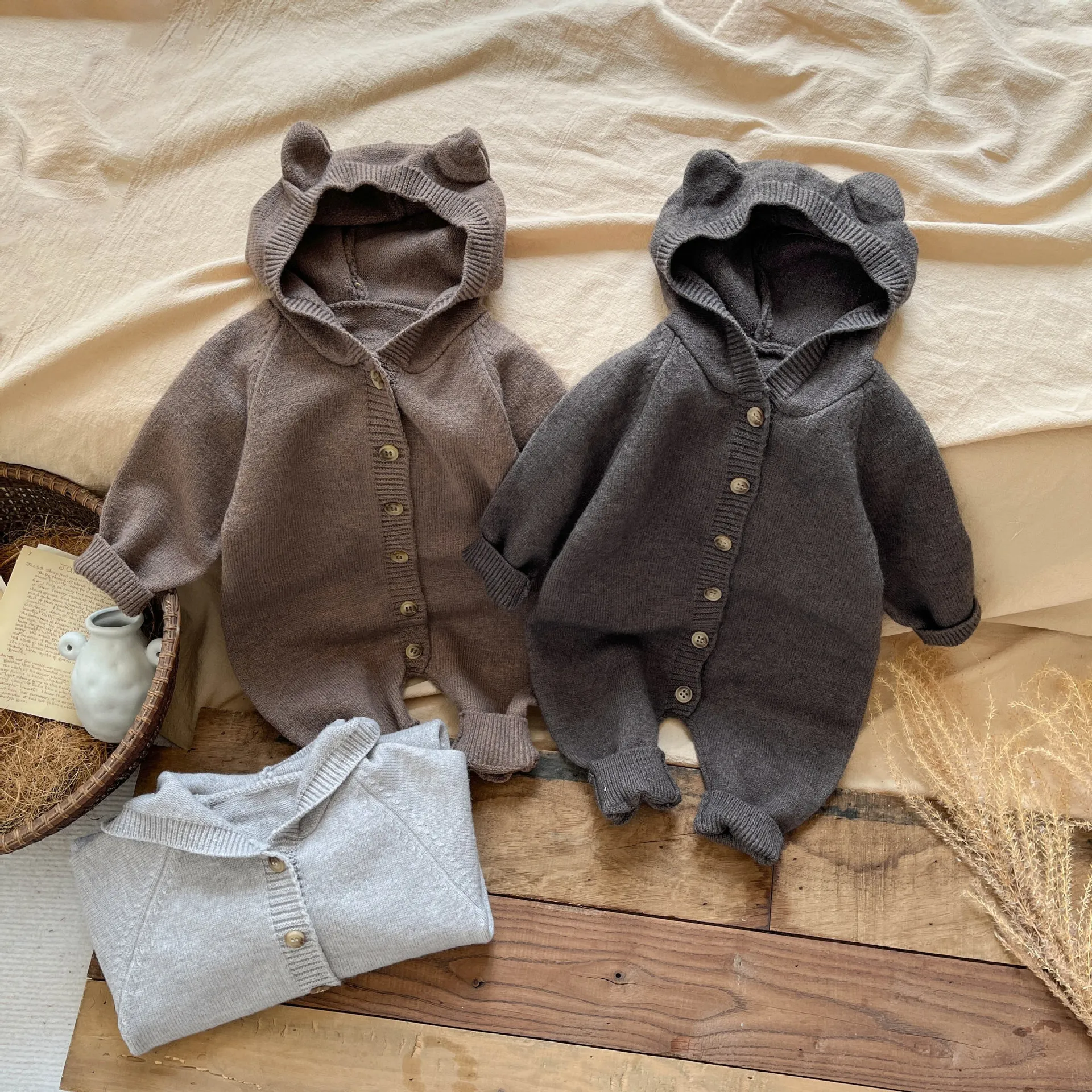 【66-100cm】三色選べ 秋冬新作 可愛くて繊細な 無地 ニット 長袖クマ耳 ベビー服 赤ちゃん ロンパース