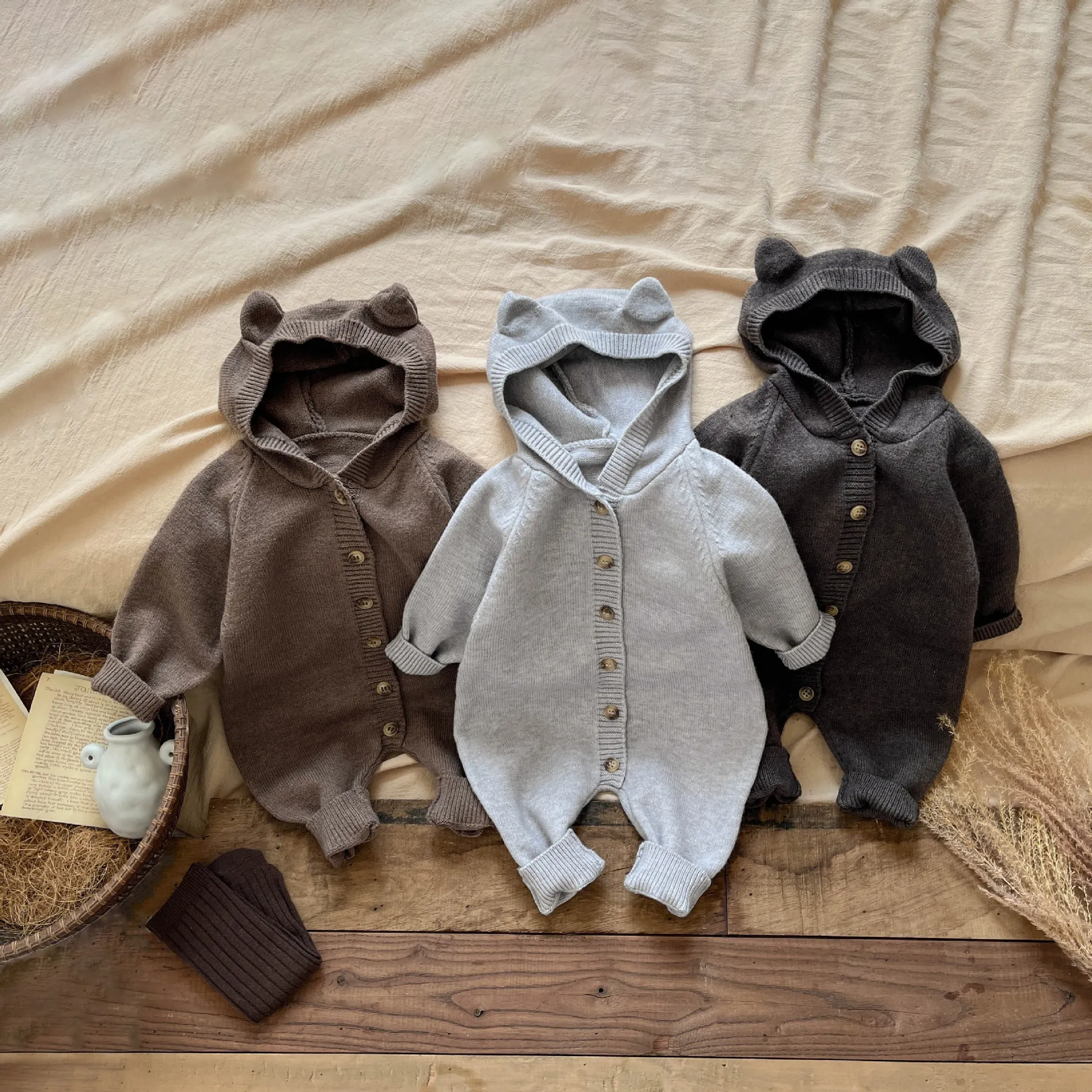【66-100cm】三色選べ 秋冬新作 可愛くて繊細な 無地 ニット 長袖クマ耳 ベビー服 赤ちゃん ロンパース