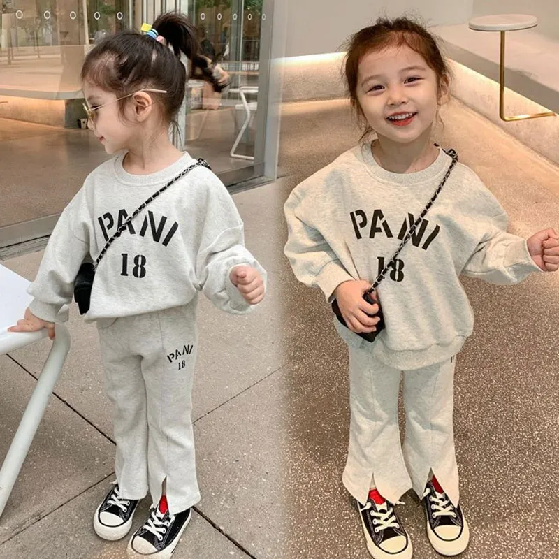 【90-140cm】セットでお得 韓国系 カジュアル 快適な肌触り アルファベット 数字柄 女の子 セットアップ