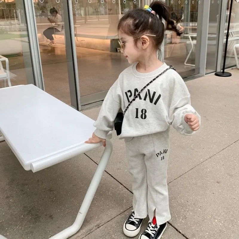 【90-140cm】セットでお得 韓国系 カジュアル 快適な肌触り アルファベット 数字柄 女の子 セットアップ
