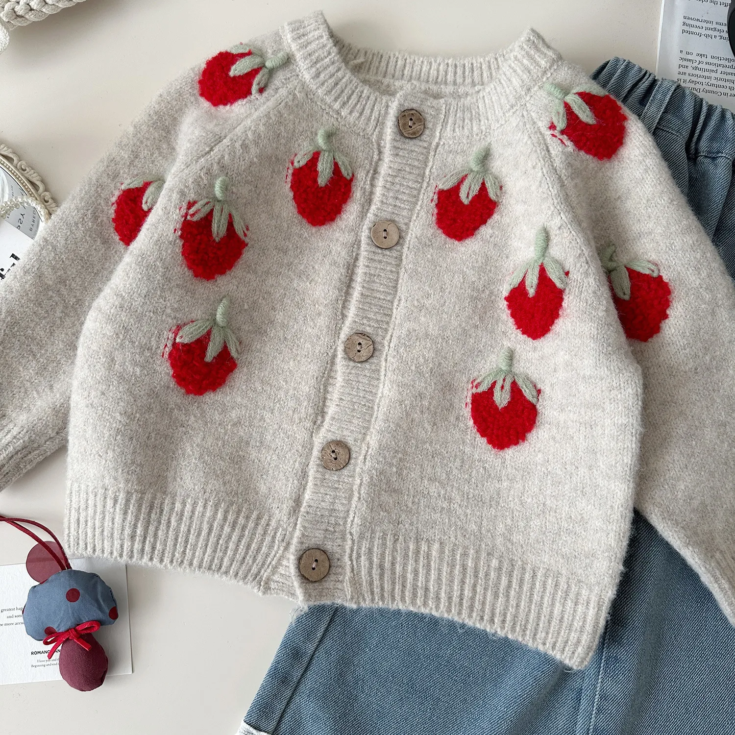 【90-140cm】人気上昇中 刺繍 秋冬 カジュアル キュート 長袖 フルーツ 女の子 アウター