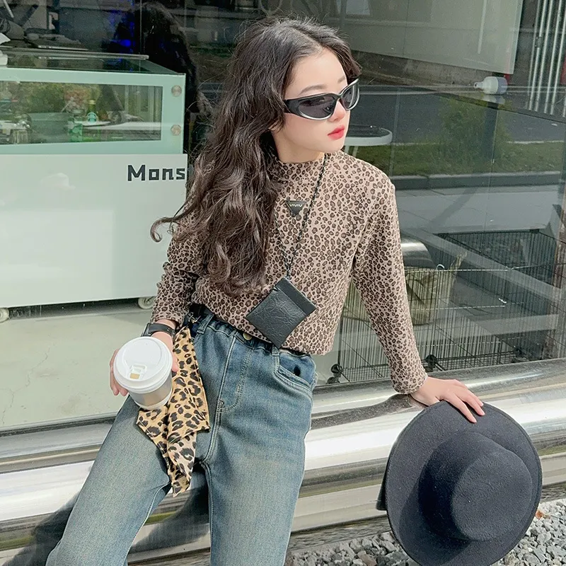 120-170 カッコイイ ヒョウ柄 秋冬 子供服 キッズ ジュニア 女の子 スエード生地 トップス カットソー 長袖 Tシャツ