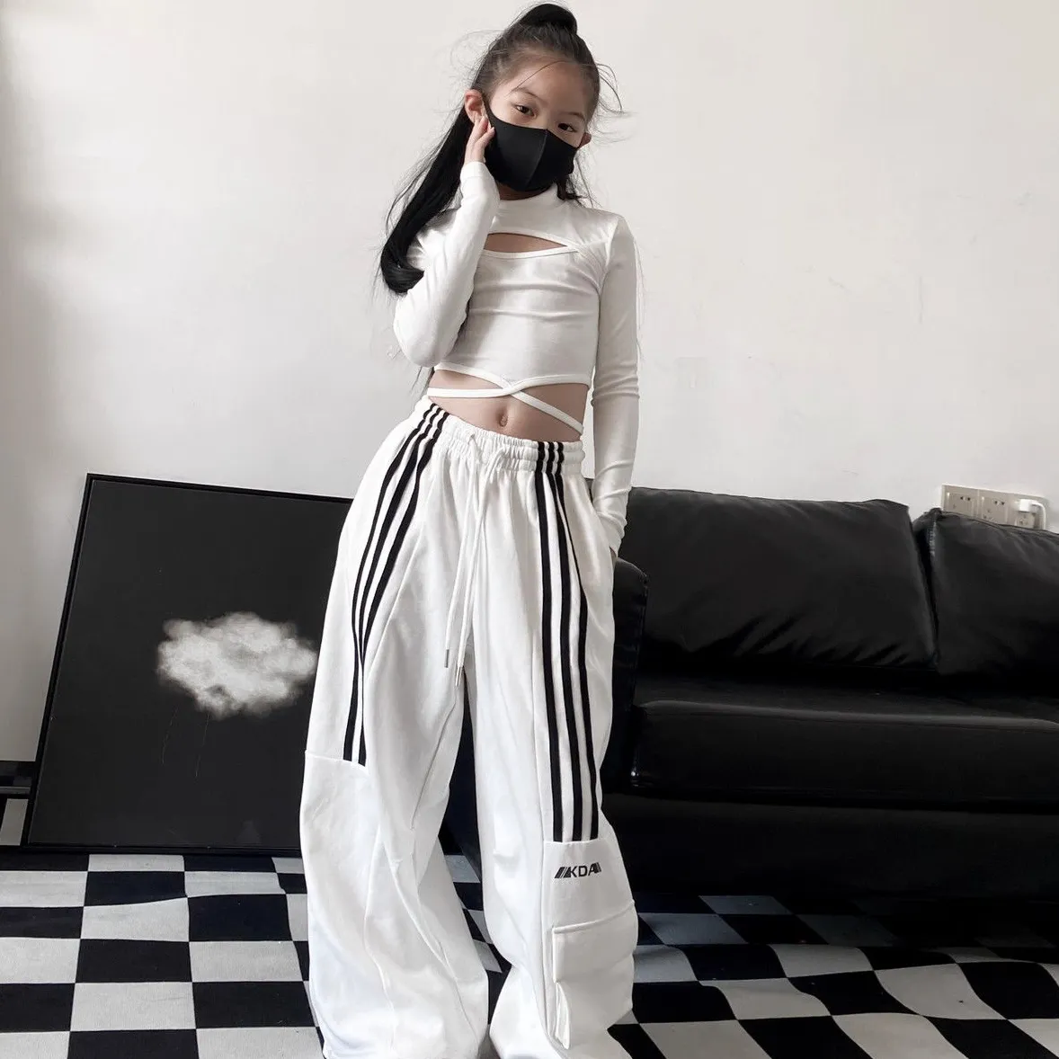 120-170 ヒップホップ ダンス 春 秋 子供服 キッズ ジュニア 女の子 ダメージ加工 ショート丈 ボウタイ Tシャツ✛ストライプ柄 ワイドパンツ セットアップ