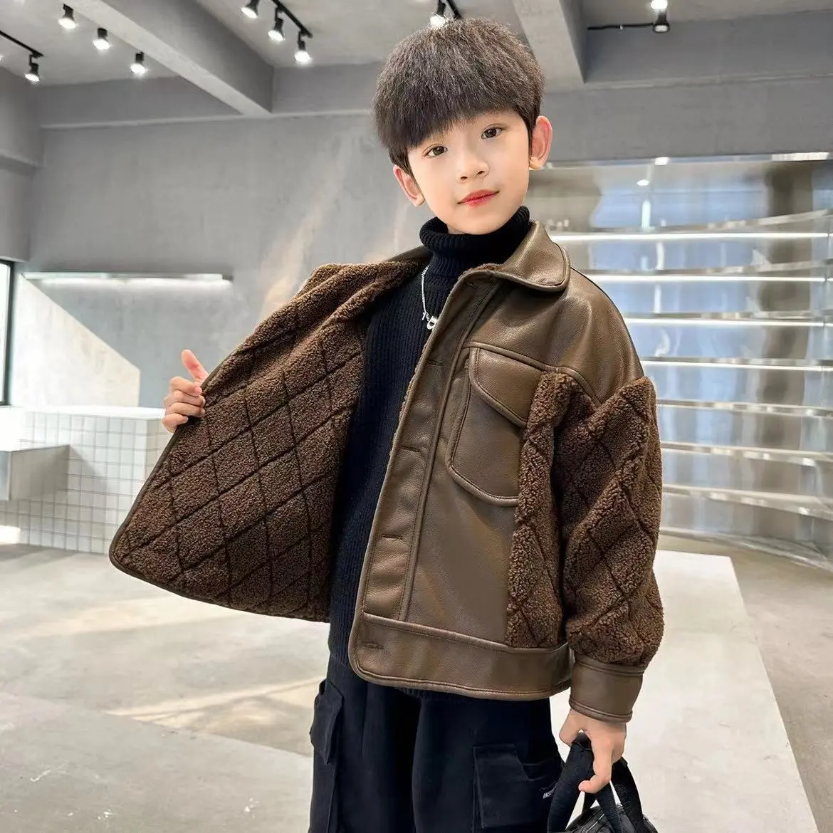 【100-170cm】着回し力抜群 大注目 カジュアル 切り替え 合わせやすい 男の子 レザージャケット