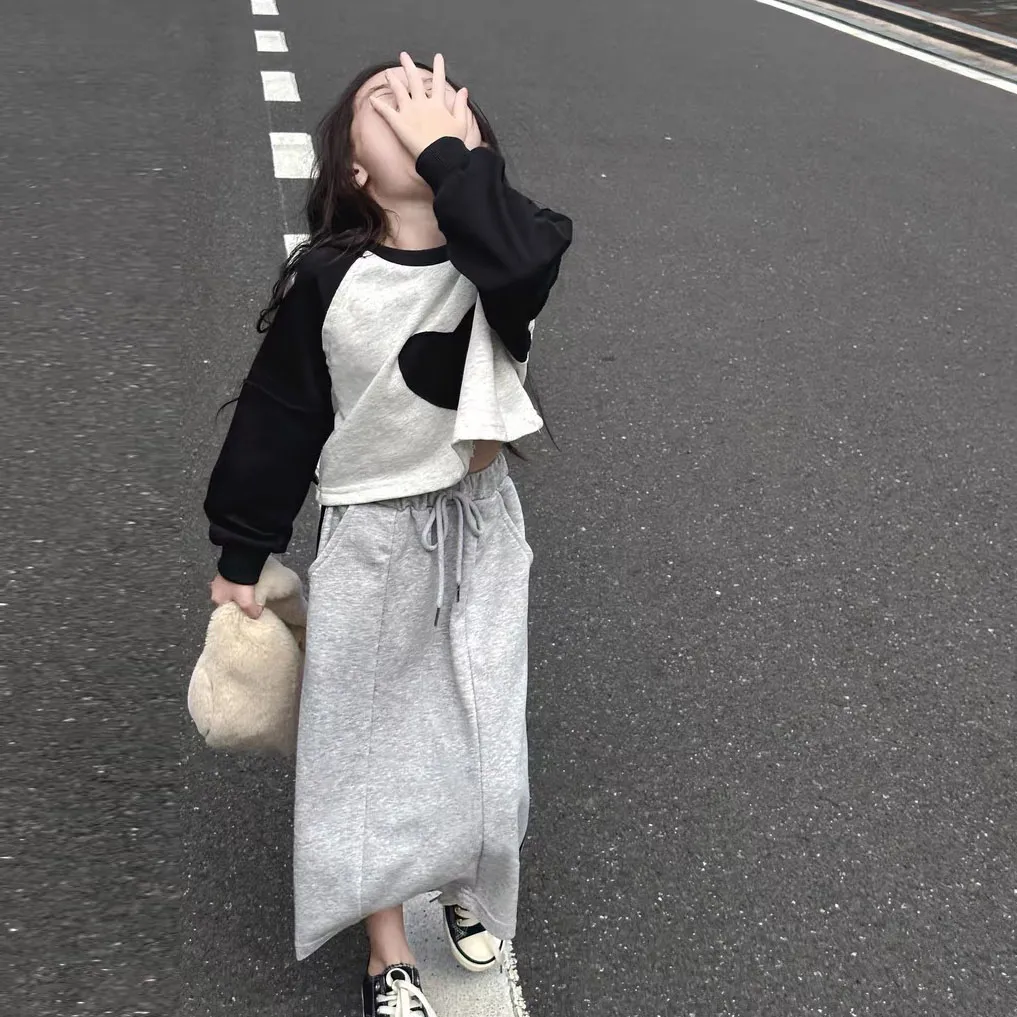 【90-140cm】絶対見逃さないで  存在感アップ  ファッション  おしゃれ  女の子  長袖 Tシャツ/スカート