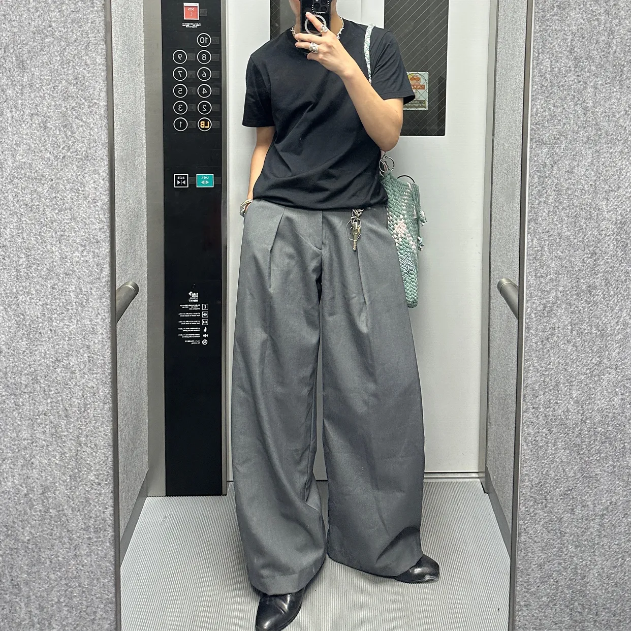 ピンタックワイドスラックス