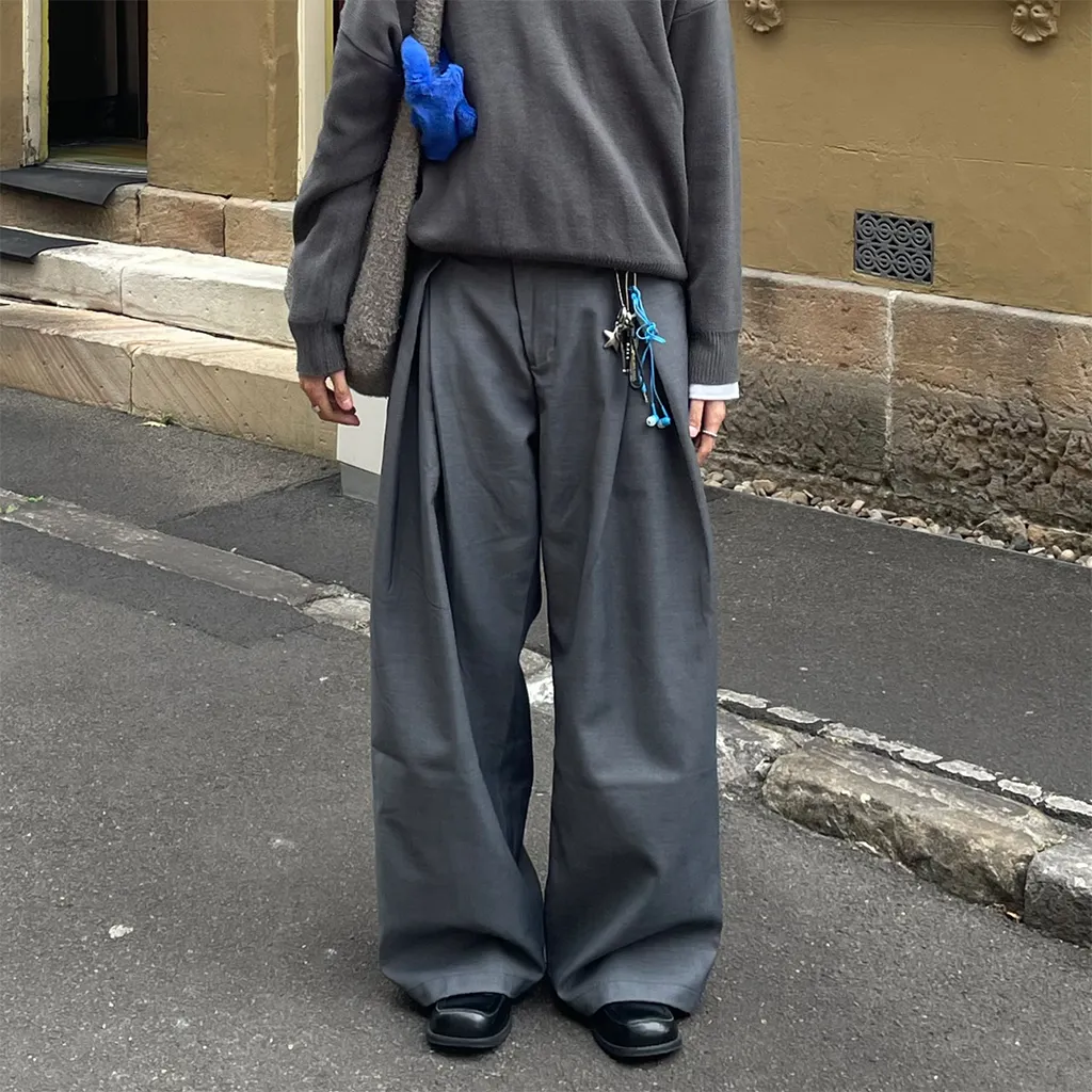 サイドタック入りワイドスラックス