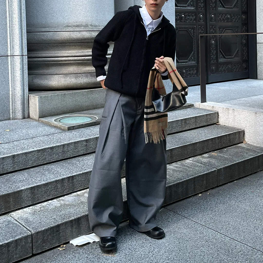サイドタック入りワイドスラックス