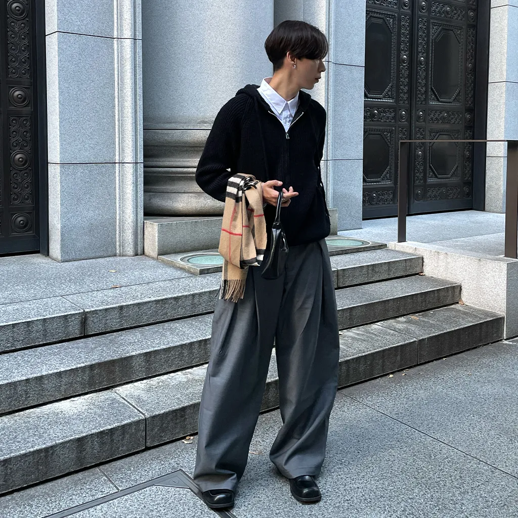 サイドタック入りワイドスラックス