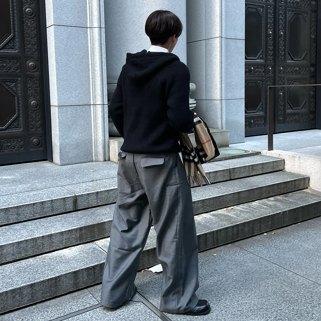 サイドタック入りワイドスラックス
