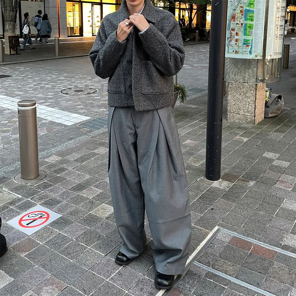 サイドタック入りワイドスラックス