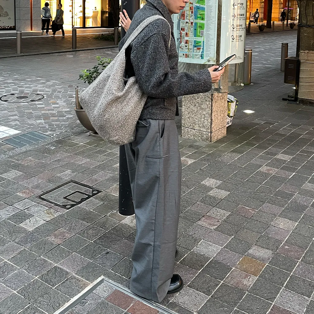 サイドタック入りワイドスラックス