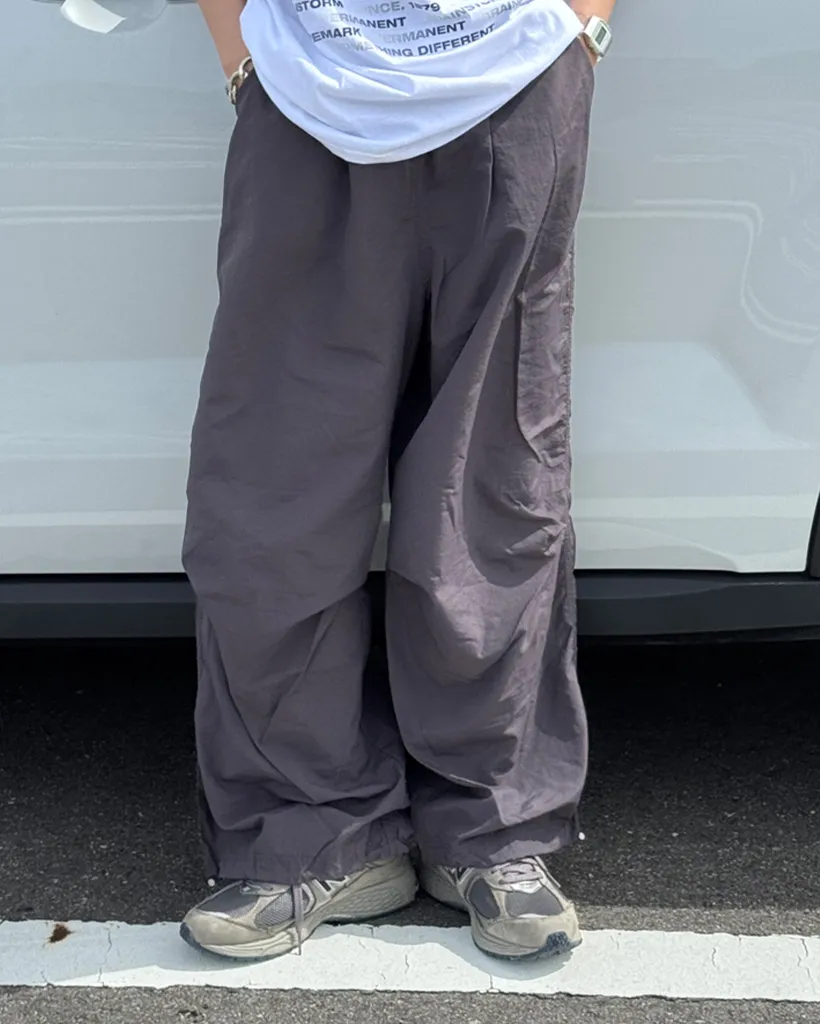 (ユニセックス）ナイロンパラシュートワイドパンツ