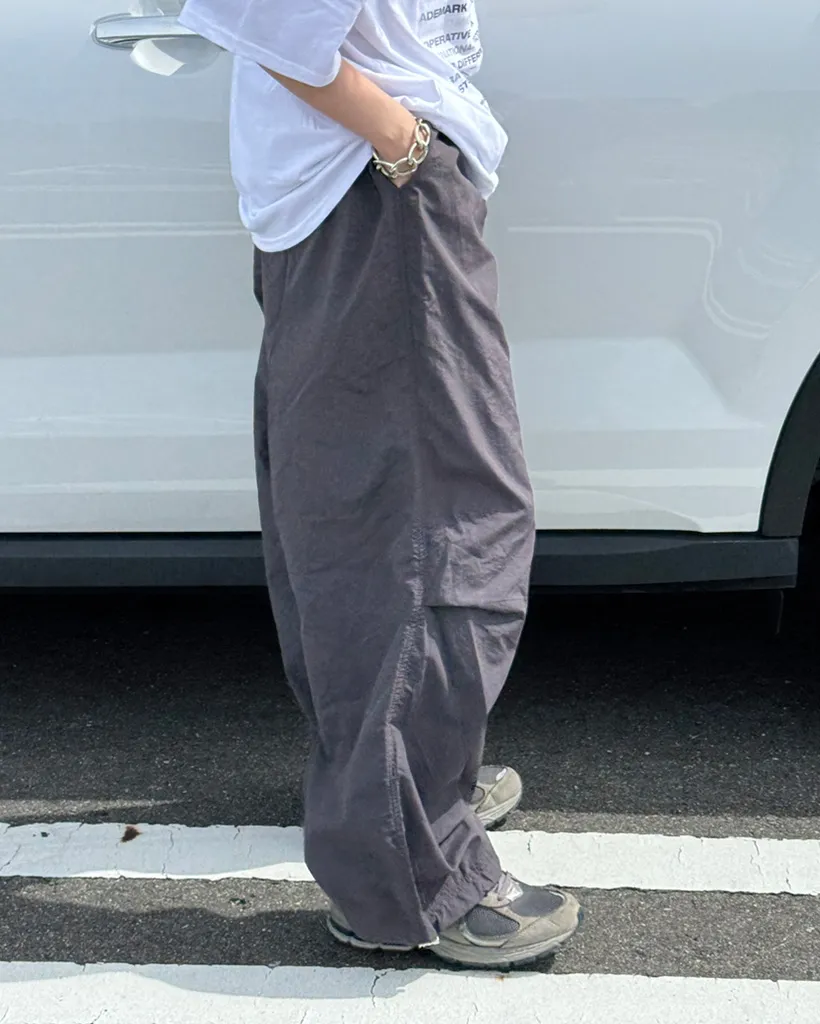 (ユニセックス）ナイロンパラシュートワイドパンツ