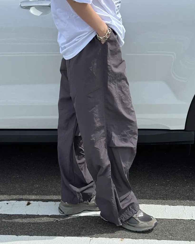 (ユニセックス）ナイロンパラシュートワイドパンツ