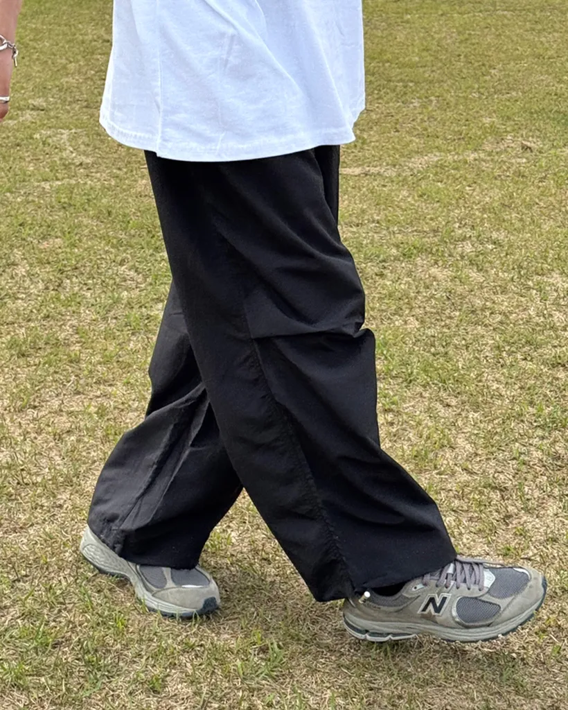 (ユニセックス）ナイロンパラシュートワイドパンツ