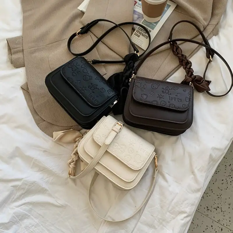 ショルダーバッグ チェーンバッグ カジュアル PU ファッション 無地 ブラック ホワイト ブラウン