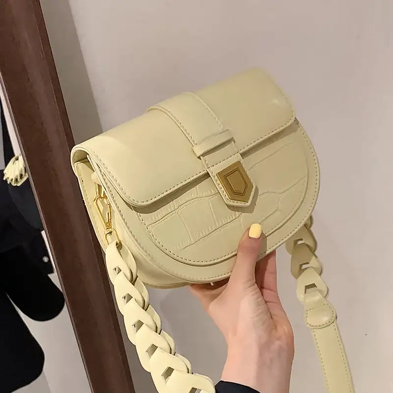 ショルダーバッグ チェーンバッグ カジュアル PU 可愛い ファッション ブラック ホワイト グリーン