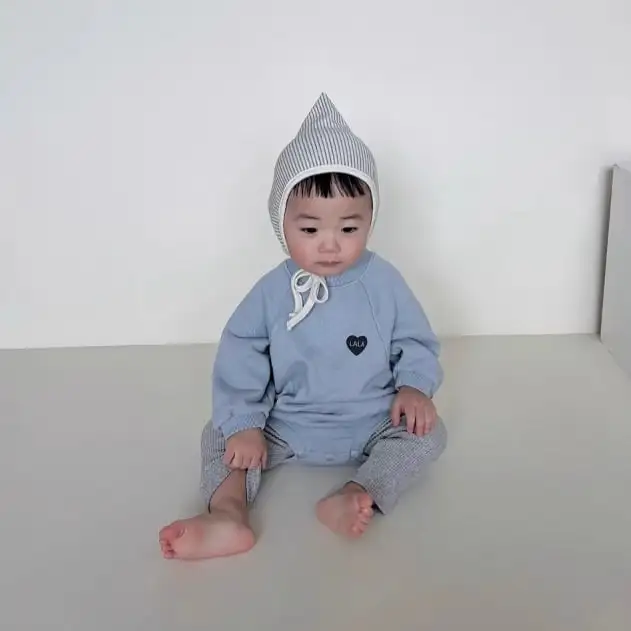 【66-90cm】ハートロゴ長袖ロンパース