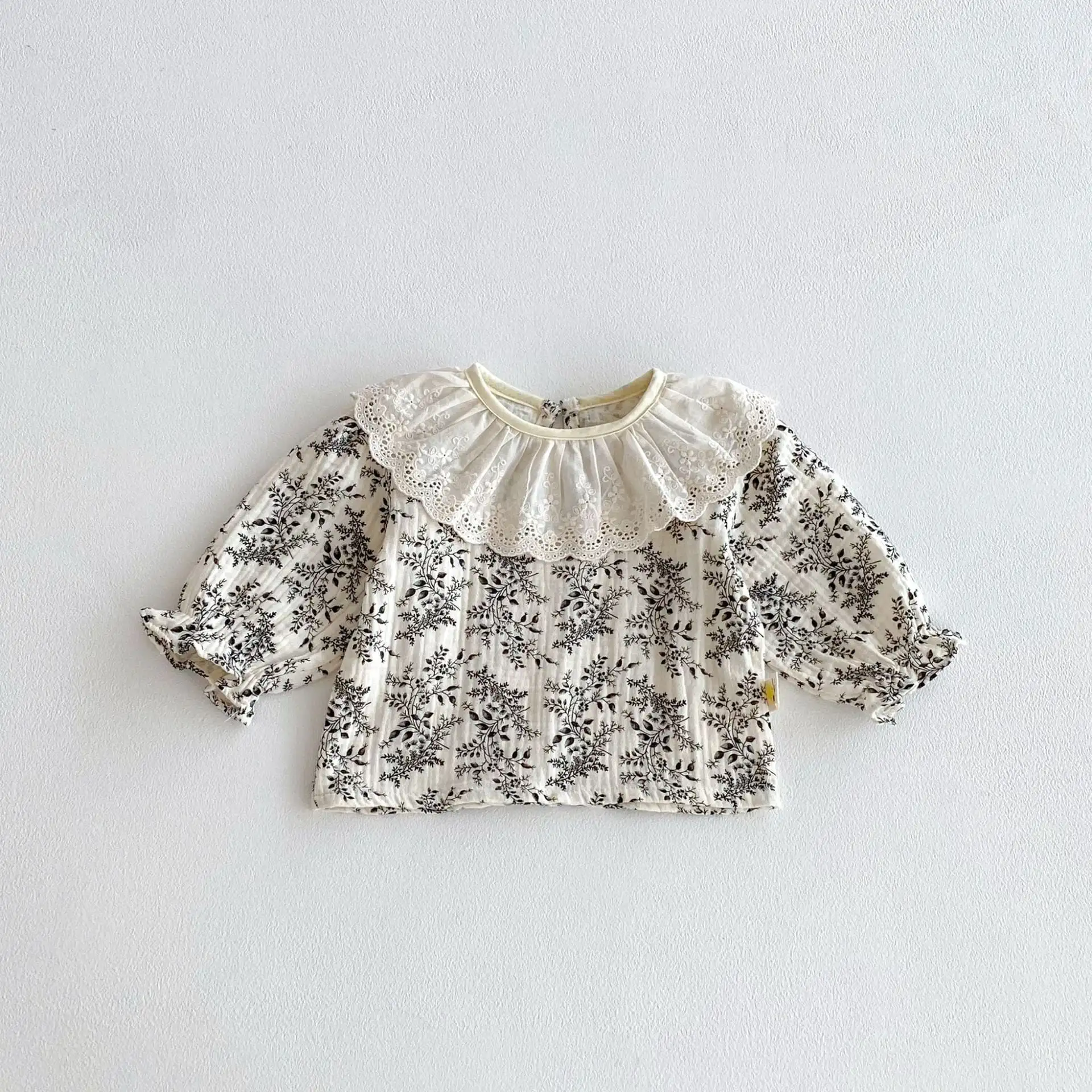【66-100cm】ブラックフラワーTシャツ&サロペット