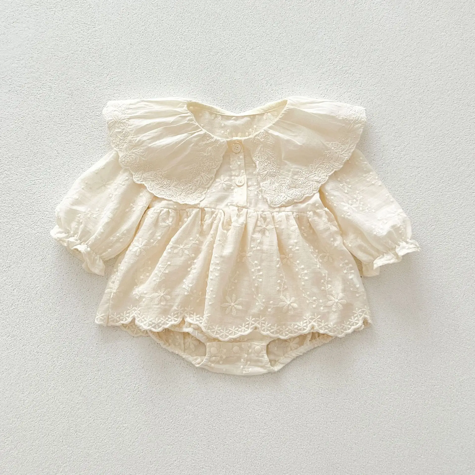 【66-90cm】レース花刺繡ロンパース