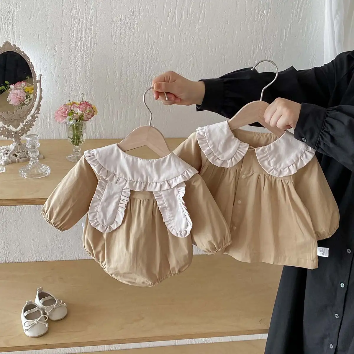【66-100cm】姉妹服ウサギ襟ブラウンロンパース、ワンピース