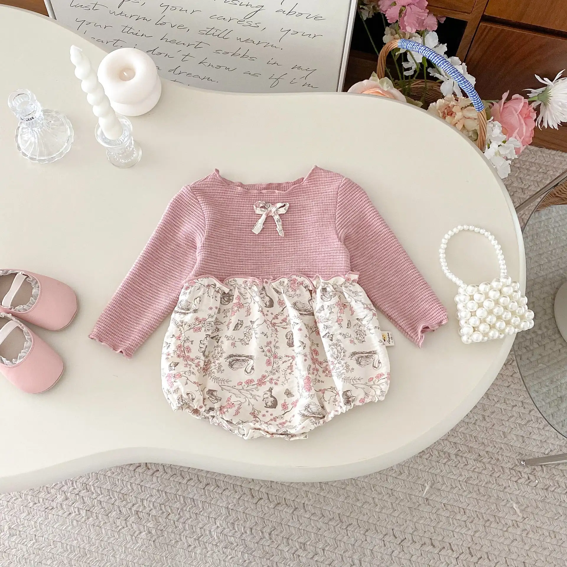 【66-90cm】可愛いフラワーピンクロンパース