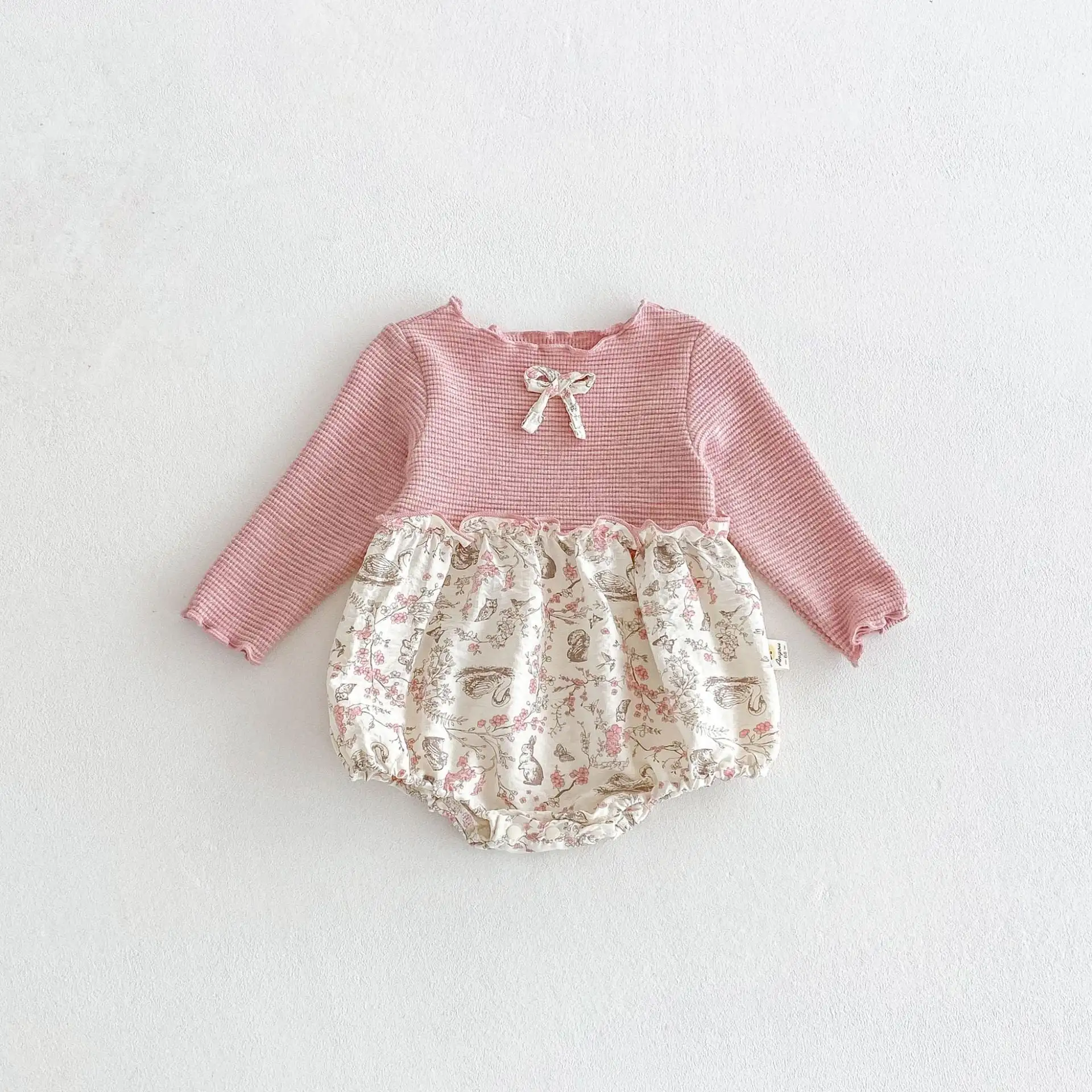 【66-90cm】可愛いフラワーピンクロンパース