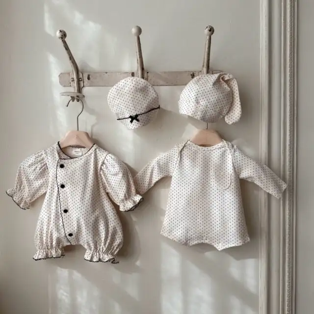 【66-90cm】柔らかドットロンパース