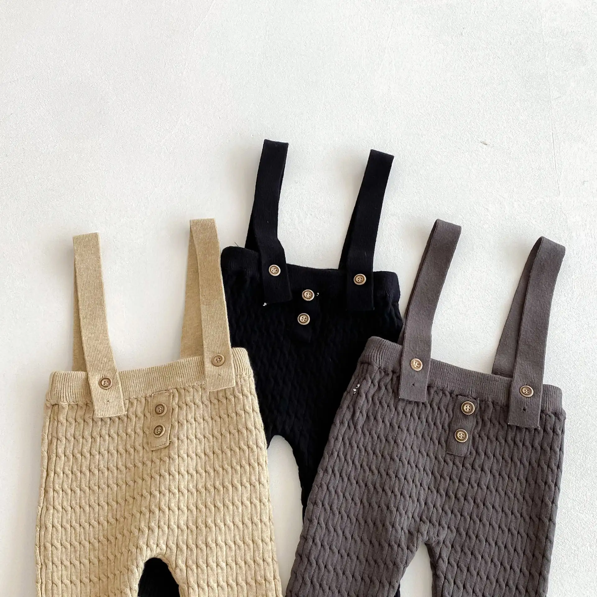 【66-90cm】カジュアルニットサロペット&セーター