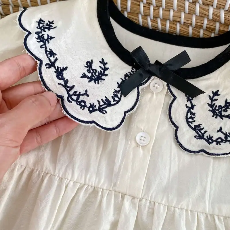 【66-90cm】レトロ刺繡可愛いロンパース