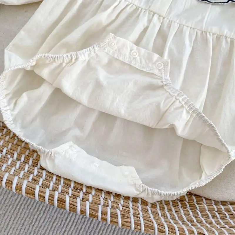 【66-90cm】レトロ刺繡可愛いロンパース