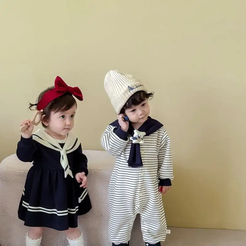 【66-100cm】セーラー風ボーダーロンパース