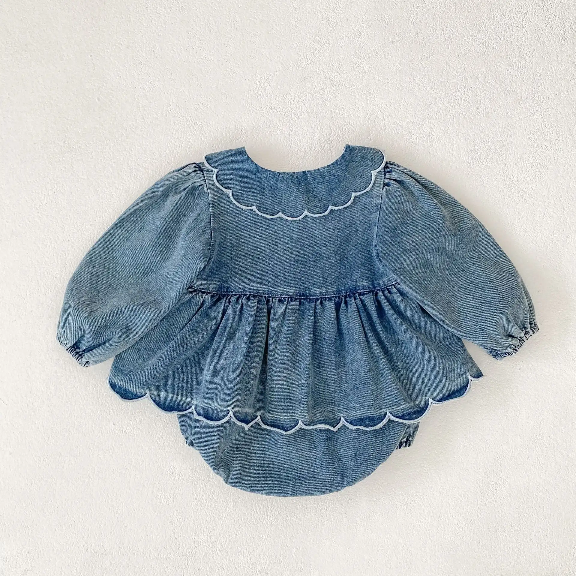 【66-90cm】フリルデニムロンパース