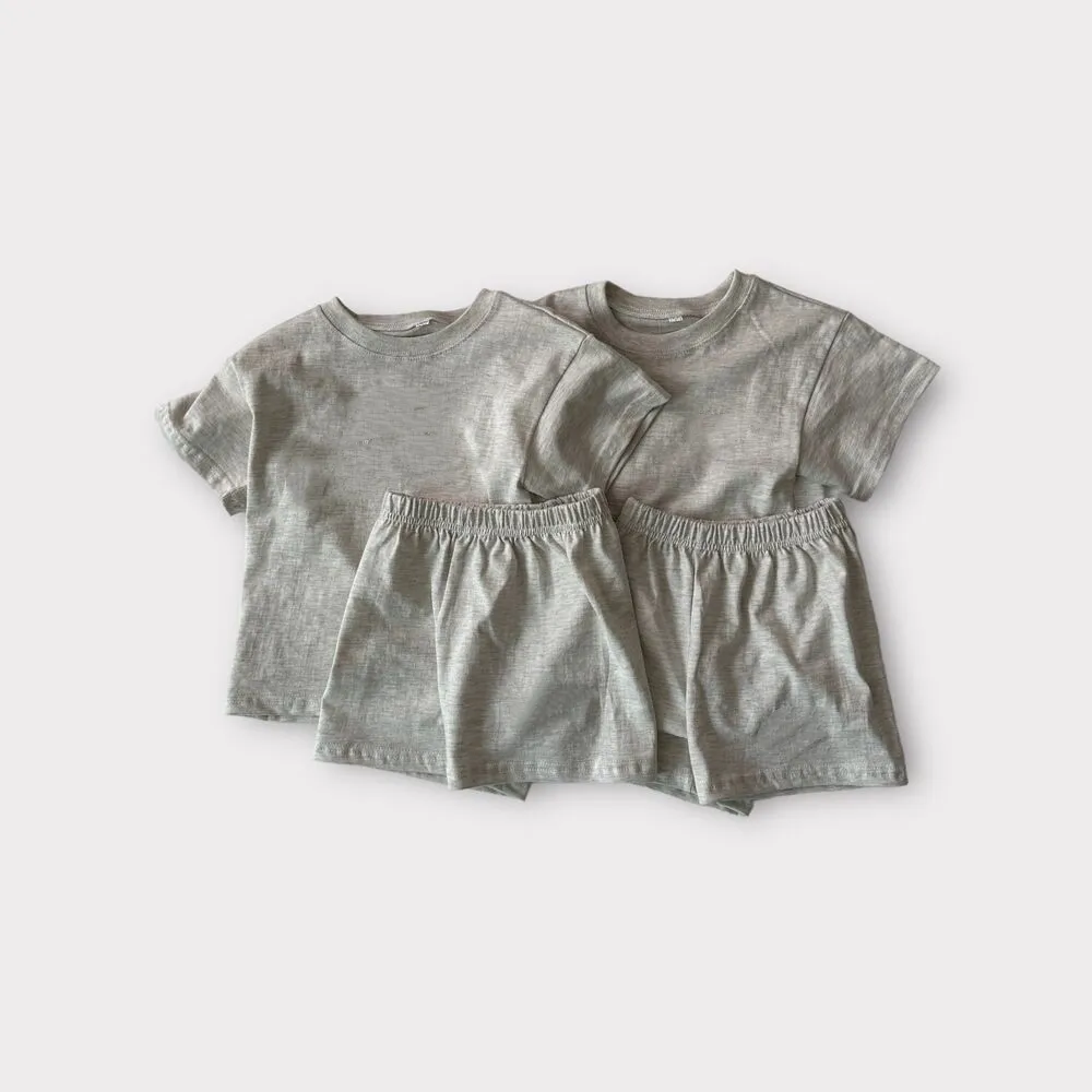 【💥在庫わずか】【80-130cm】着回し力抜群 定番 ルーズ おしゃれ 半袖Tシャツ+ショートパンツセットアップ